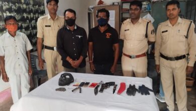 Photo of सारंगढ़ पुलिस टीम को मिली सफलता, बरमकेला थाना क्षेत्र सण्डा के पक्के मकान में सोना चांदी जेवर चोरी का हुआ खुलासा…!!