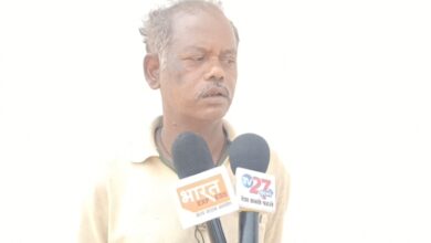 Photo of पटवारी प्रभा के द्वारा किया जा पैसों का मांग,किसानों के काम नही होने से हो रहें है परेशान।