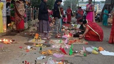 Photo of कार्तिक पूर्णिमा पर बच्चों से लेकर बड़ों ने किया दीपदान