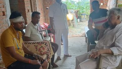 Photo of आवारा मवेशी कि वजह से INH के पत्रकार हुआ घायल, मवेशी रोड हादसा कि बन रही बड़ी वजह,, प्रशासन को ध्यान देना चाहिए 