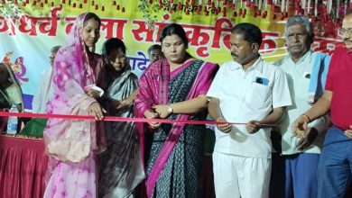 Photo of गंधर्व कला सांस्कृतिक सम्मेलन एवम् दूल्हादेव महोत्सव के दौरान सरिया में कवि सम्मेलन संपन्न।