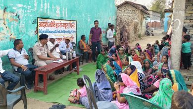 Photo of थाना कोसीर पुलिस द्वारा ग्राम मचलाडीह में अवैध, जुआ, सट्टा, शराब जैसे बुराइयों के बारे में जन जागरूकता अभियान चलाई गई।