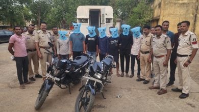Photo of सरसींवा शराब भट्ठी में चाकू से हमला करने वाले एक नाबालिक सहित 8 आरोपियों को सरसीवा पुलिस ने किया गिरफ्तार,अन्य की खोज जारी।
