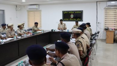 Photo of बिलासपुर रेंज के पुलिस महानिरीक्षक द्वारा ली गई जिले की समीक्षा बैठक।