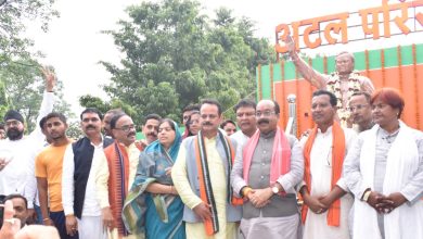 Photo of 4 नगरीय निकायों में हुआ अटल जी के मूर्ति का अनावरण और अटल परिसर का लोकार्पण।
