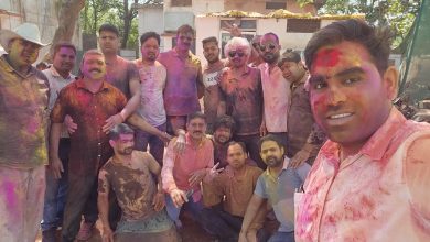 Photo of कोतवाली थाना,कनकबीरा चौकी में पत्रकारों व पुलिस ने खेली होली।